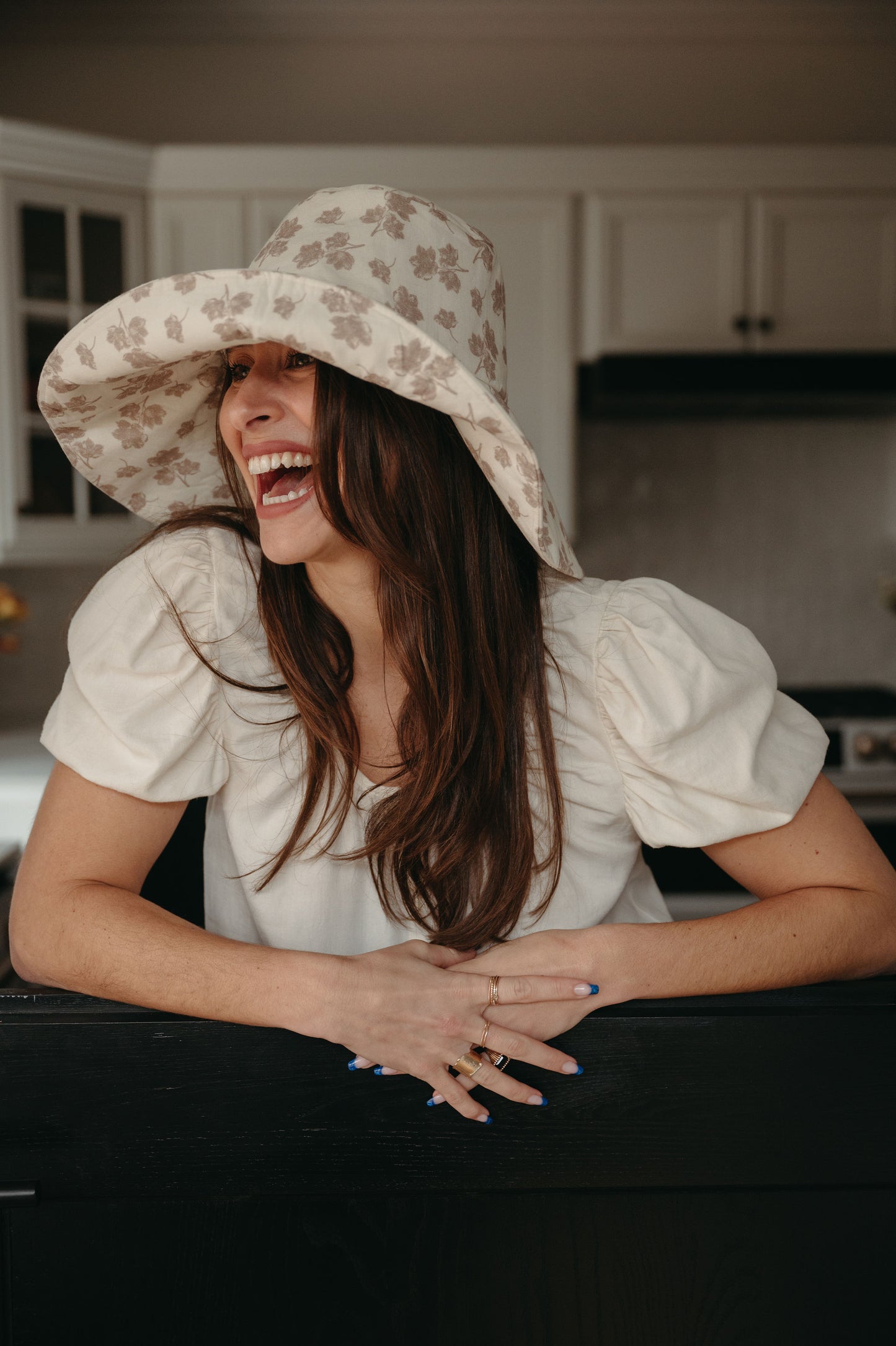 Diane Linen Bucket Hat